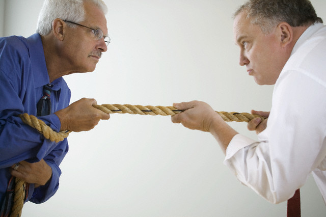 CẠNH TRANH TRONG CUỘC CHIẾN TÀI NĂNG