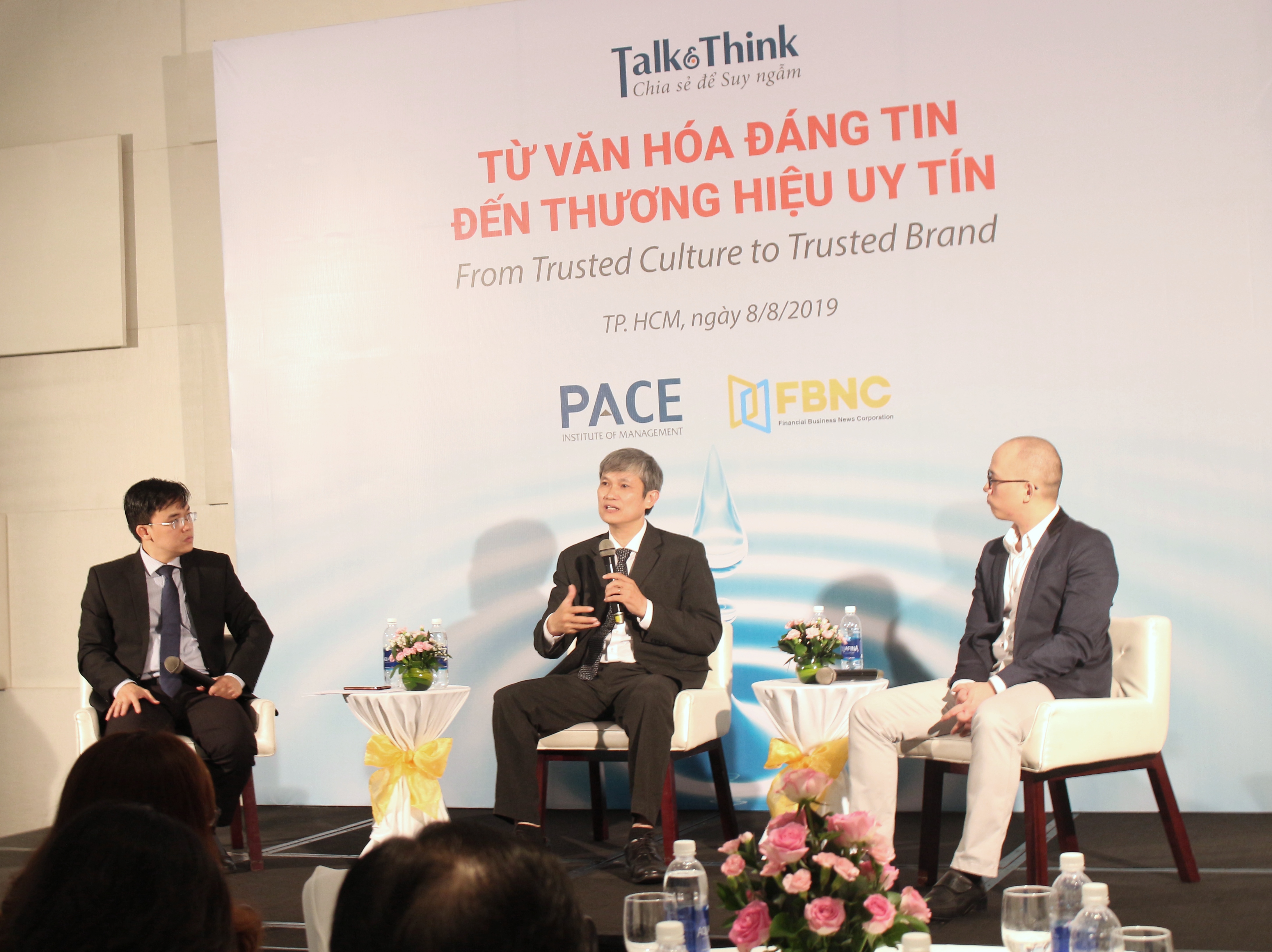 TỌA ĐÀM TALK & THINK: “TỪ VĂN HÓA ĐÁNG TIN ĐẾN THƯƠNG HIỆU UY TÍN”