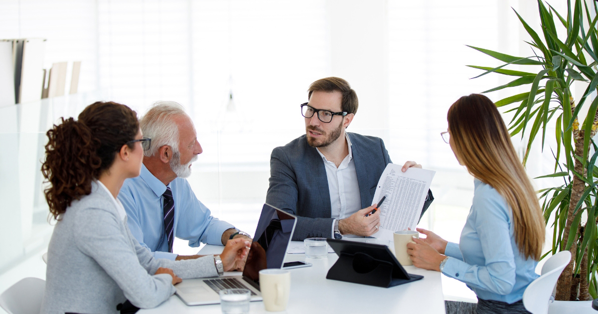 Senior Manager là gì? Vai trò, nhiệm vụ và kỹ năng cần có