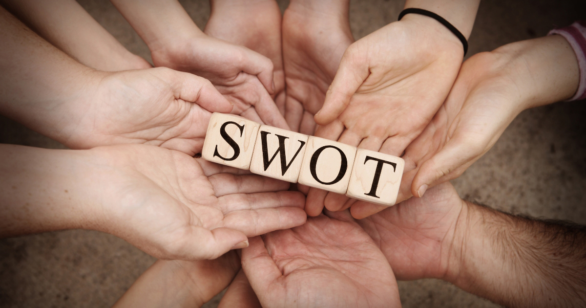 Phân tích SWOT nên được thực hiện bởi một nhóm người có quan điểm và góc nhìn khác nhau, nhằm đưa ra kết quả khách quan nhất