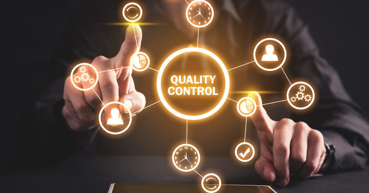 QC là kiểm soát chất lượng, bộ phận này làm việc trong các nhà máy sản xuất với các công nghệ, kỹ thuật hiện đại, tân tiến