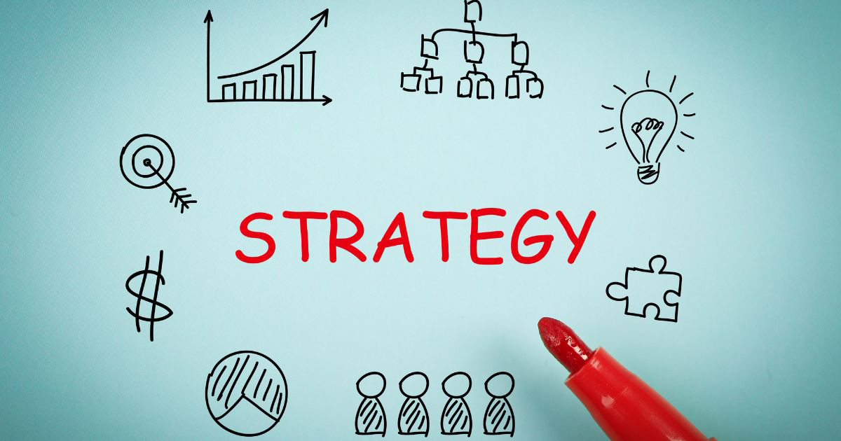 Quản trị chiến lược là quá trình triển khai, đánh giá, quản lý hoạt động để đạt được mục tiêu cuối cùng của doanh nghiệp.