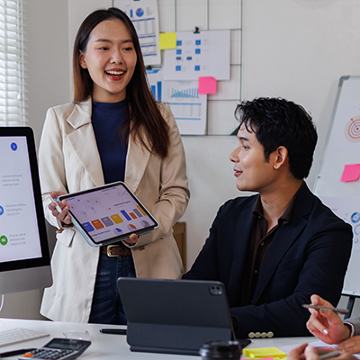 Người trực tiếp vận hành dự án: điều hành, trưởng nhóm, giám sát, thành viên dự án.